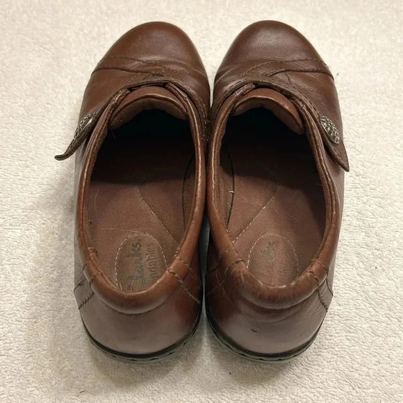 Clarks Woman Kessa Betty Mahogany Leather Slip On Loafer Size 6M - Picture 6 of 9